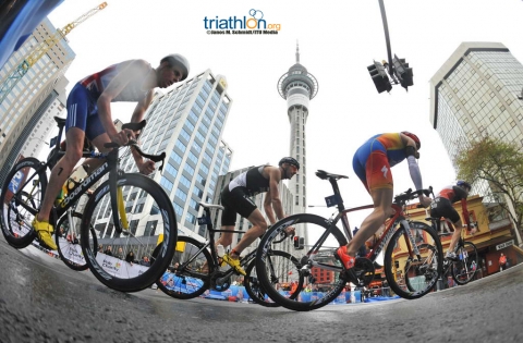 2012 ITU World Triathlon Series wrap up with highlights from Auckland