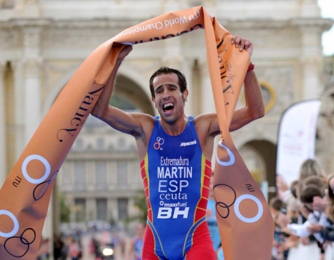 Emilio Martin Bolts to First Duathlon World Championship Title